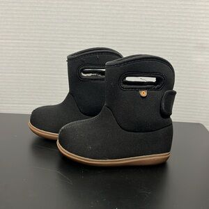 Baby BOGS II solid black US7